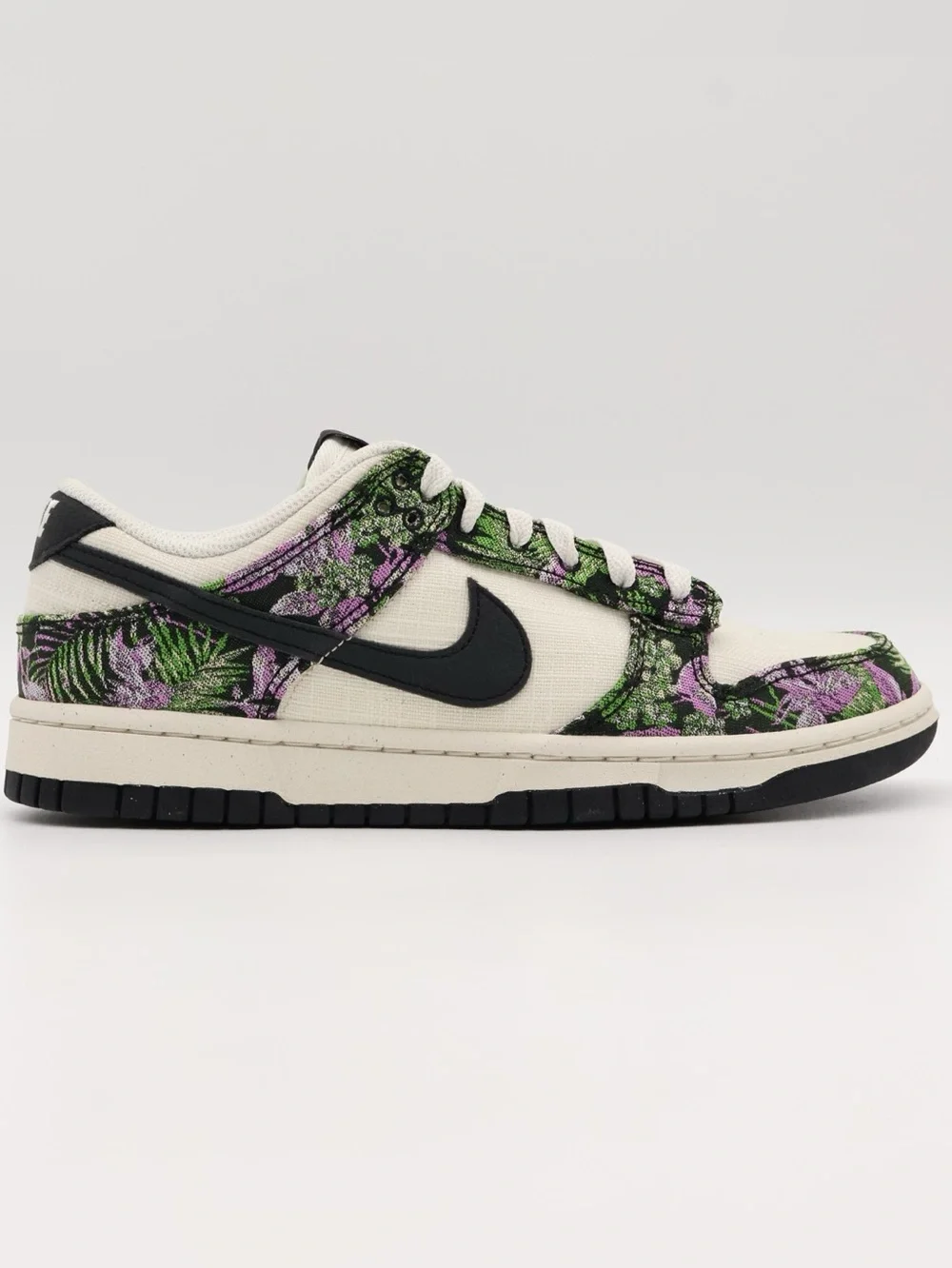 Nike Dunk Low Top Nature Floral Tapestry Sneakers FN7105 030 Women’s Size 8.5